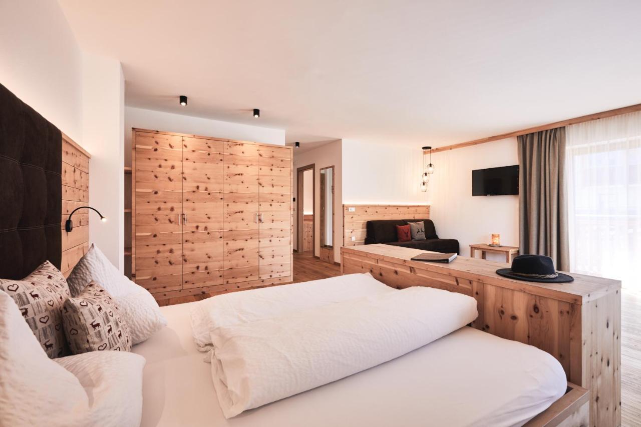 מרנזה Hotel Kristall מראה חיצוני תמונה