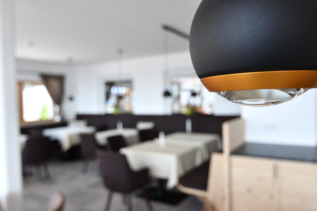 מרנזה Hotel Kristall מראה חיצוני תמונה