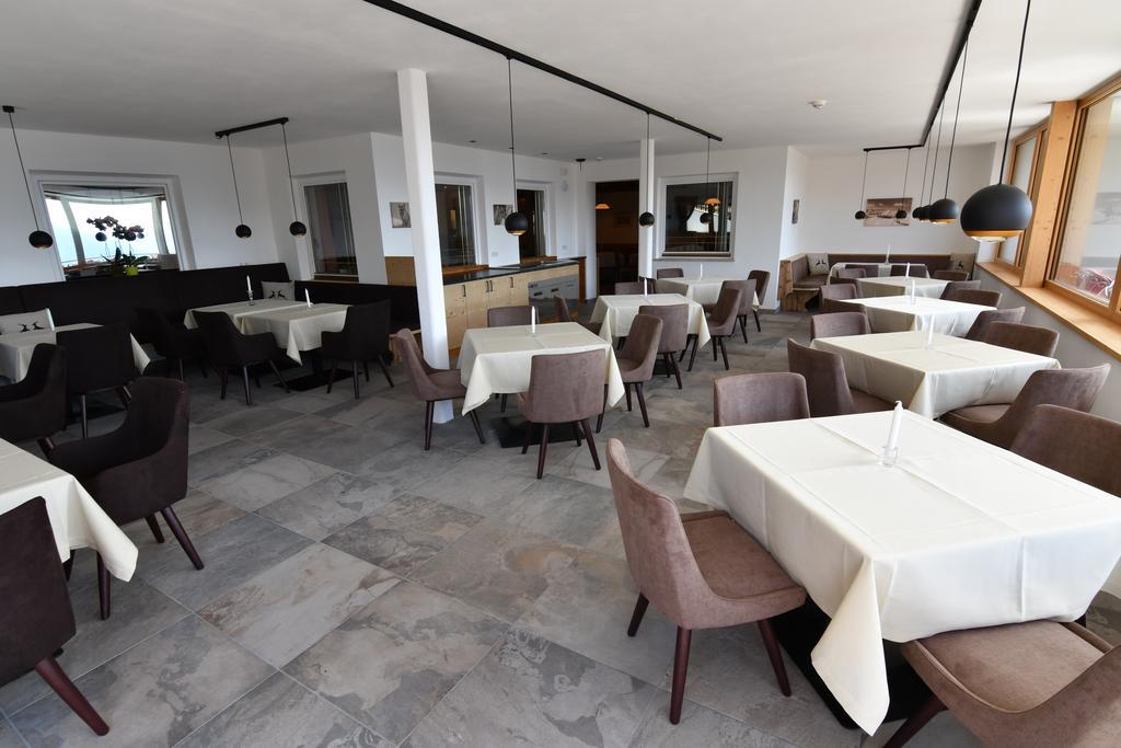 מרנזה Hotel Kristall מראה חיצוני תמונה