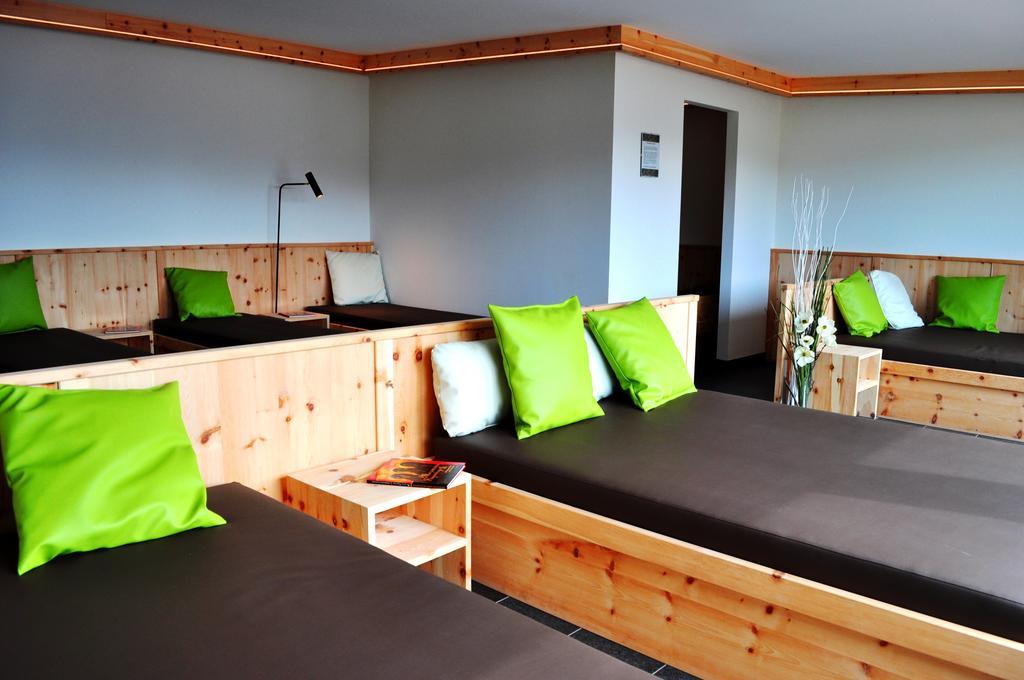 מרנזה Hotel Kristall מראה חיצוני תמונה