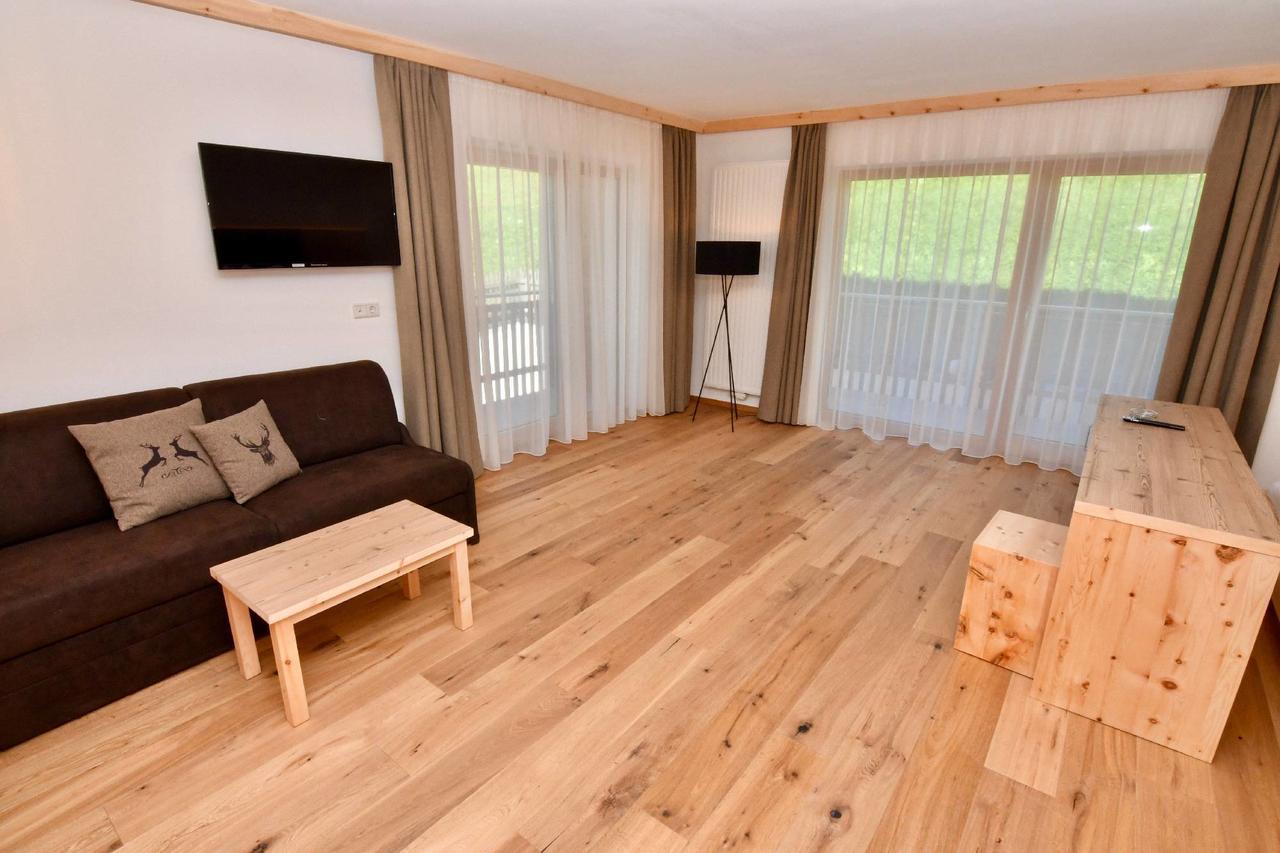 מרנזה Hotel Kristall מראה חיצוני תמונה